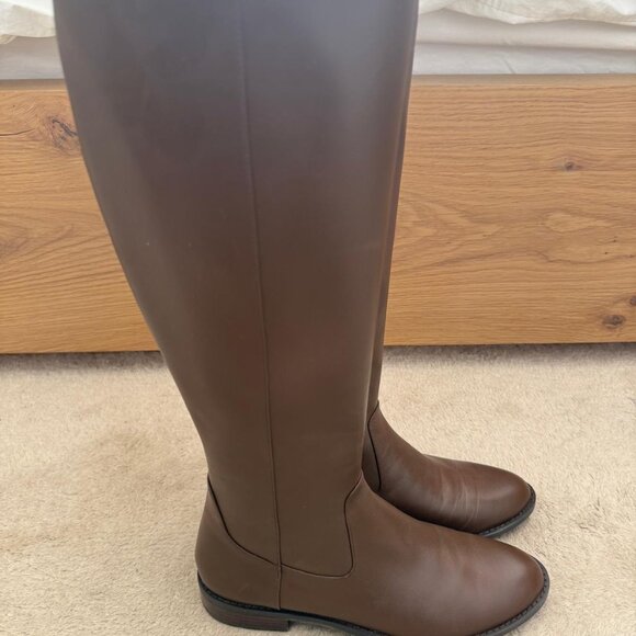 Stuart Weitzman Brown Leather Boots - Size 38 / US 7.5B - Excellent Condition - Picture 4 of 9